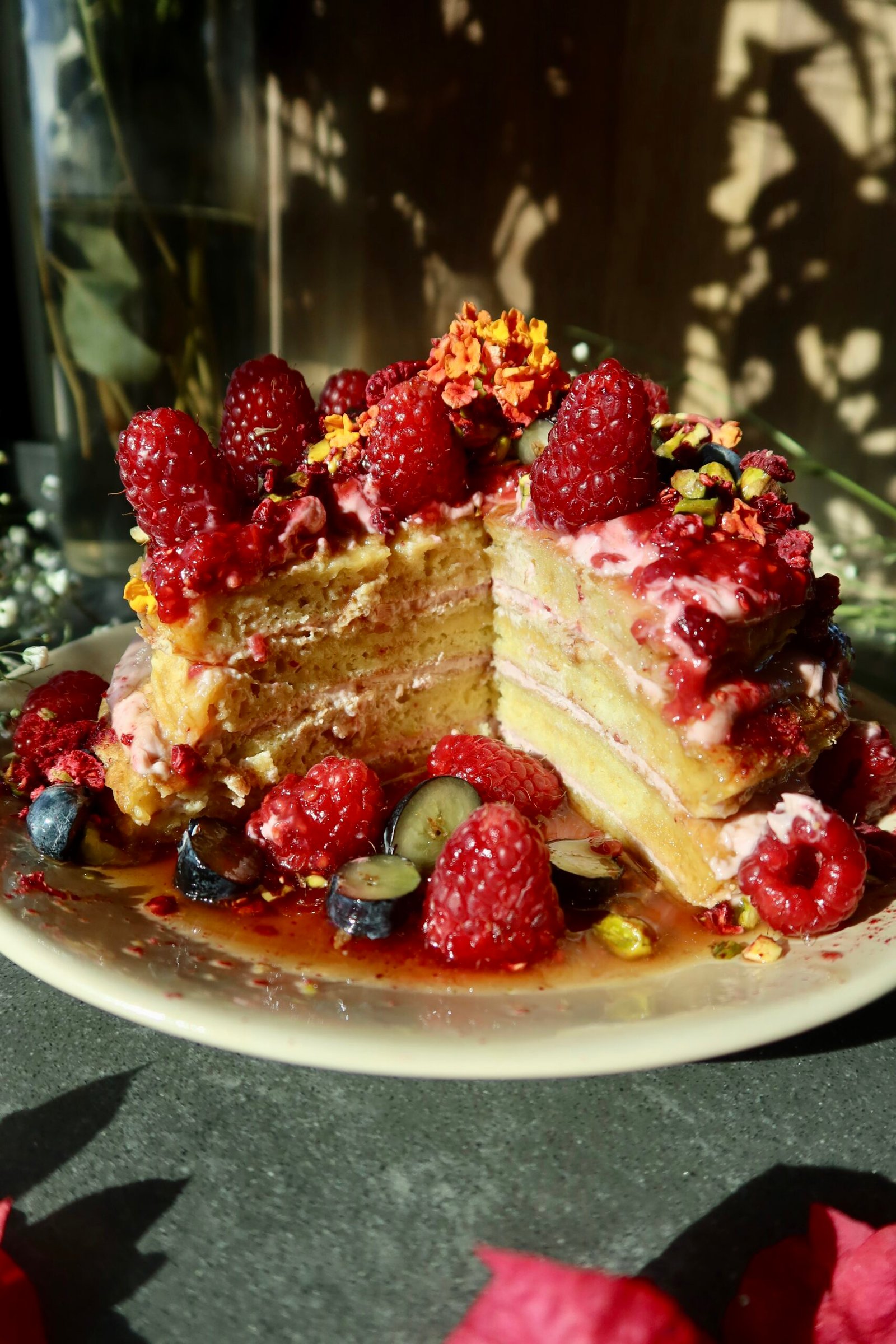 high-protein-cottage-cheese-pancakes-raspberry