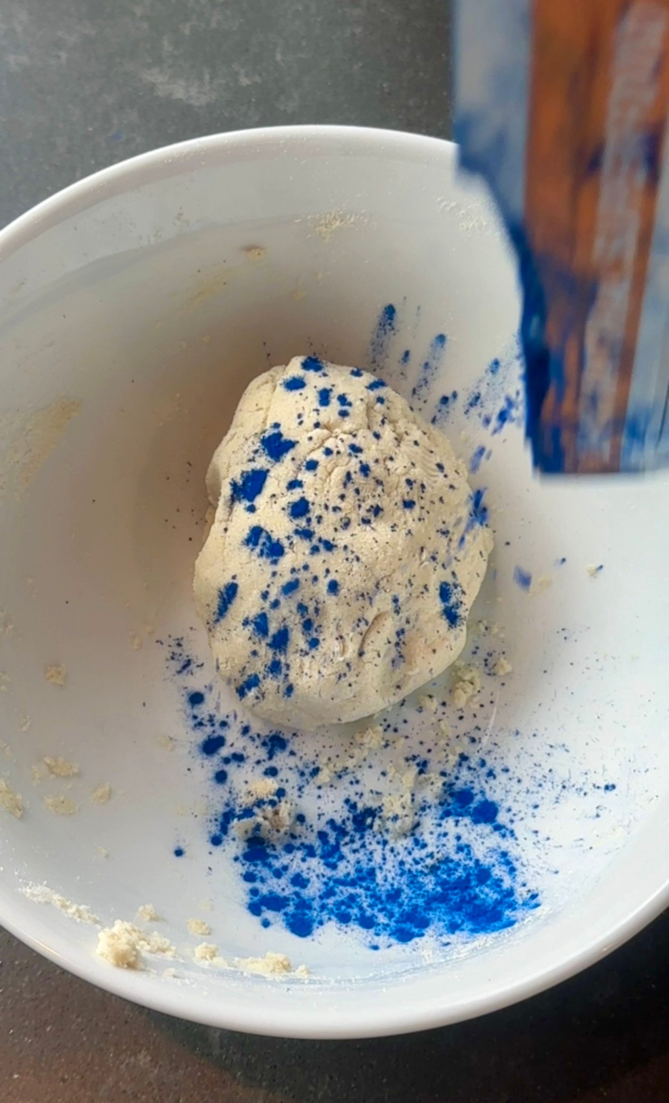 Blue spirulina masa tortilla for crispy halloumi tacos